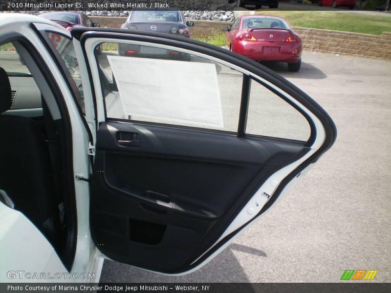 Wicked White Metallic / Black 2010 Mitsubishi Lancer ES