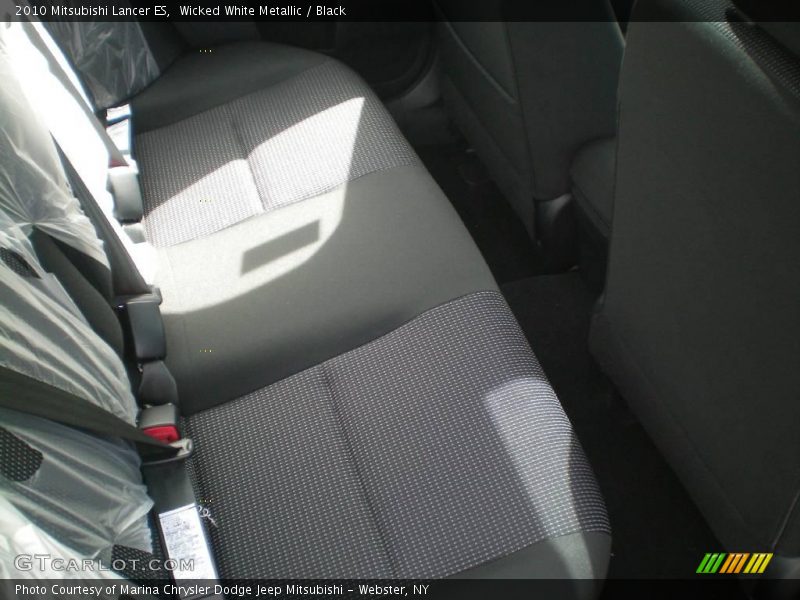 Wicked White Metallic / Black 2010 Mitsubishi Lancer ES