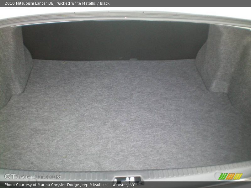 Wicked White Metallic / Black 2010 Mitsubishi Lancer DE