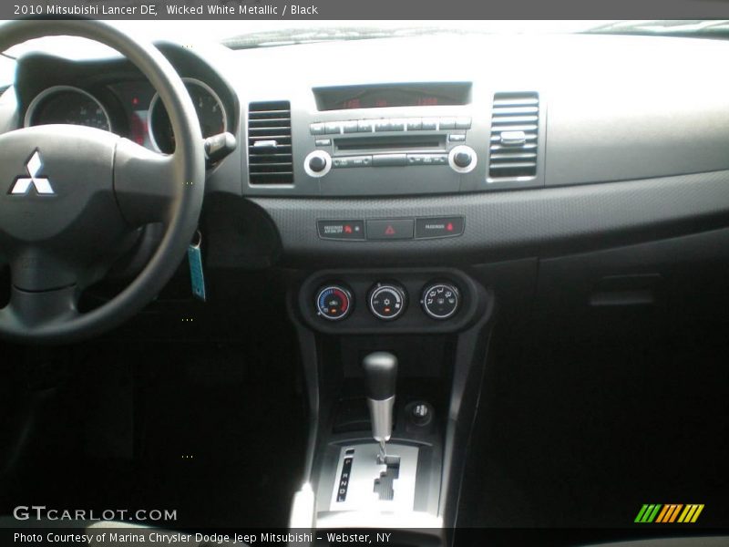 Wicked White Metallic / Black 2010 Mitsubishi Lancer DE