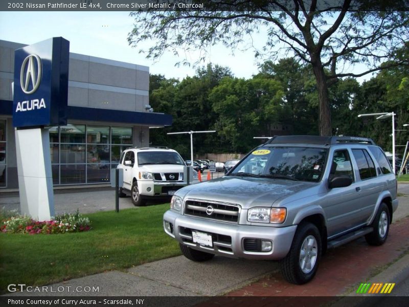 Chrome Silver Metallic / Charcoal 2002 Nissan Pathfinder LE 4x4