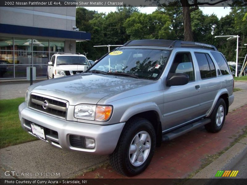 Chrome Silver Metallic / Charcoal 2002 Nissan Pathfinder LE 4x4