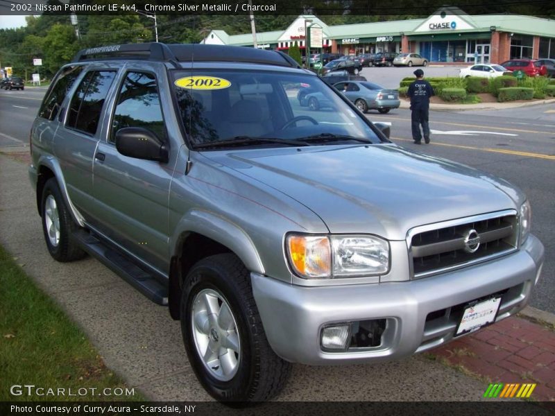 Chrome Silver Metallic / Charcoal 2002 Nissan Pathfinder LE 4x4