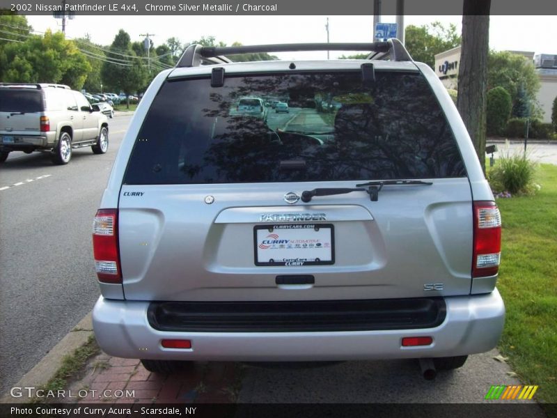 Chrome Silver Metallic / Charcoal 2002 Nissan Pathfinder LE 4x4