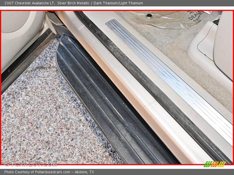 Silver Birch Metallic / Dark Titanium/Light Titanium 2007 Chevrolet Avalanche LT