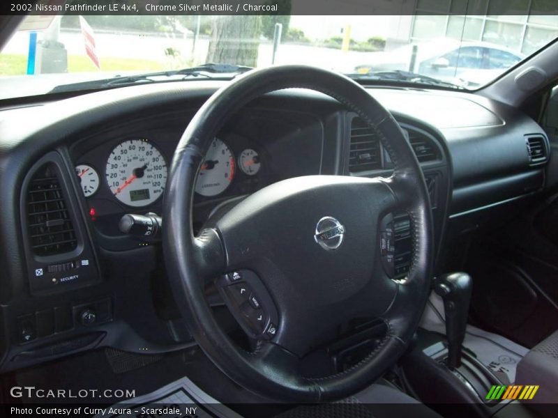 Chrome Silver Metallic / Charcoal 2002 Nissan Pathfinder LE 4x4
