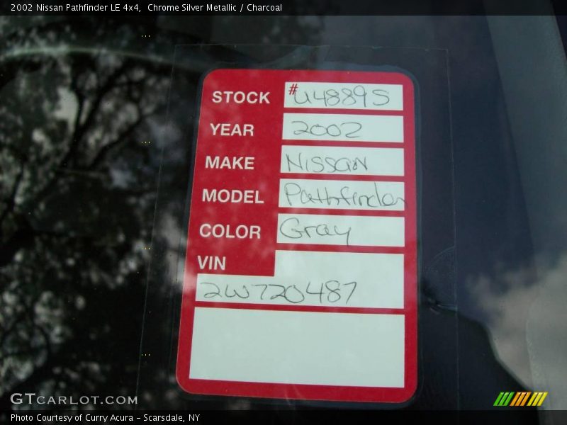 Chrome Silver Metallic / Charcoal 2002 Nissan Pathfinder LE 4x4