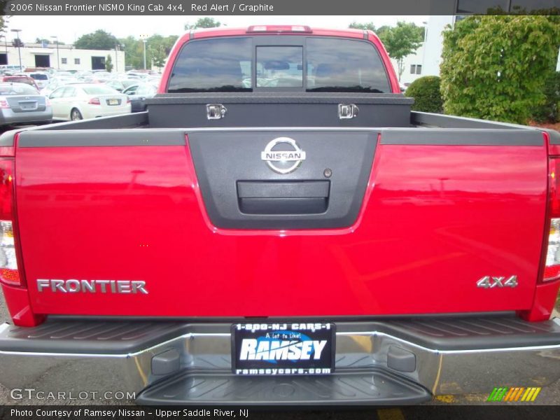 Red Alert / Graphite 2006 Nissan Frontier NISMO King Cab 4x4