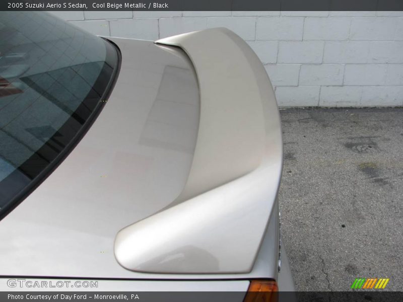 Cool Beige Metallic / Black 2005 Suzuki Aerio S Sedan