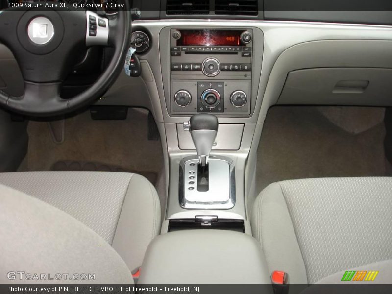 Quicksilver / Gray 2009 Saturn Aura XE
