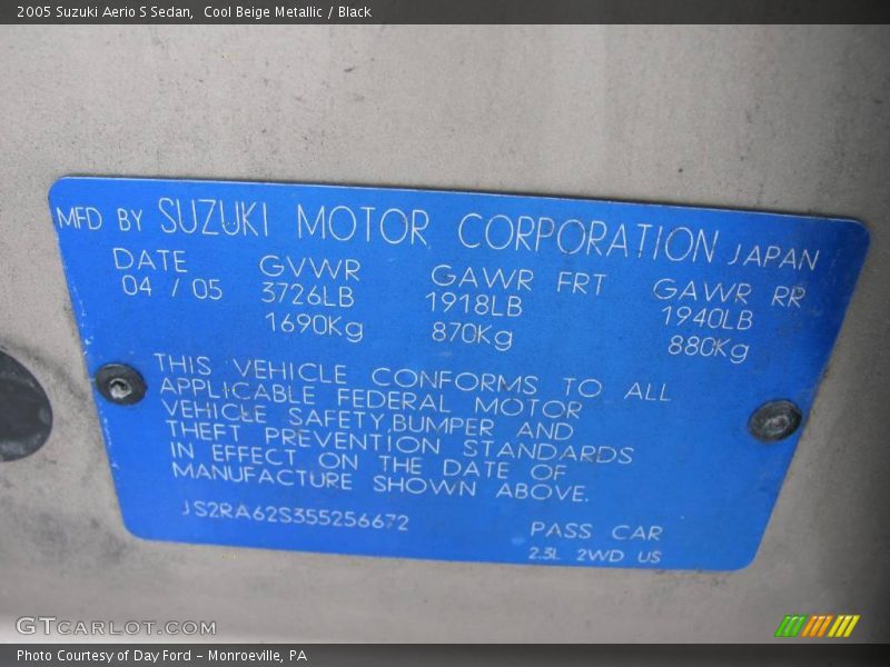 Cool Beige Metallic / Black 2005 Suzuki Aerio S Sedan