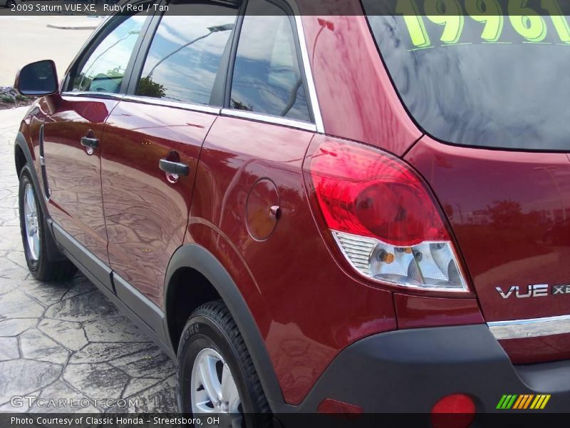 Ruby Red / Tan 2009 Saturn VUE XE