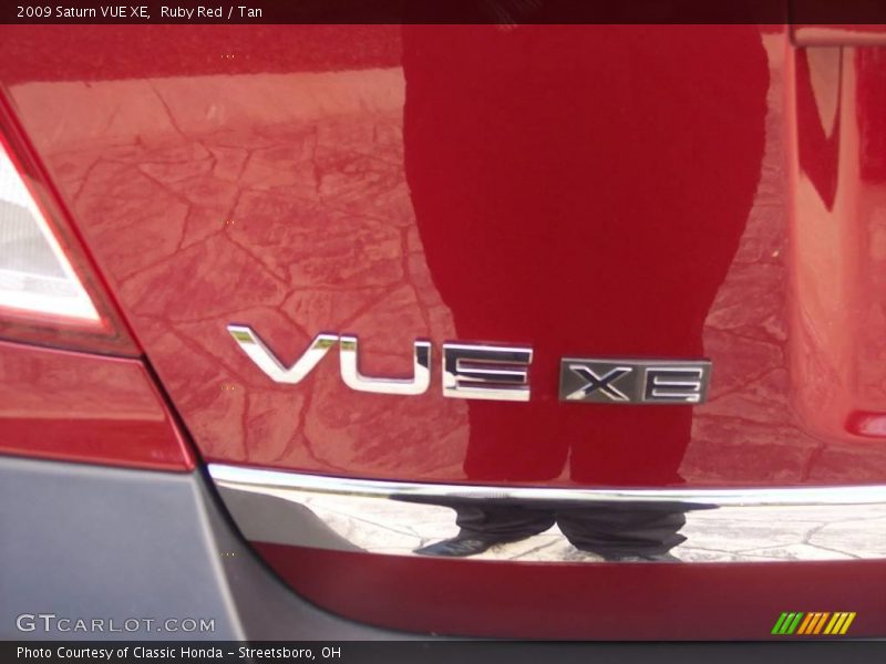 Ruby Red / Tan 2009 Saturn VUE XE