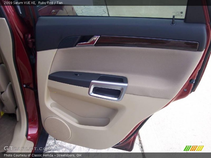 Ruby Red / Tan 2009 Saturn VUE XE