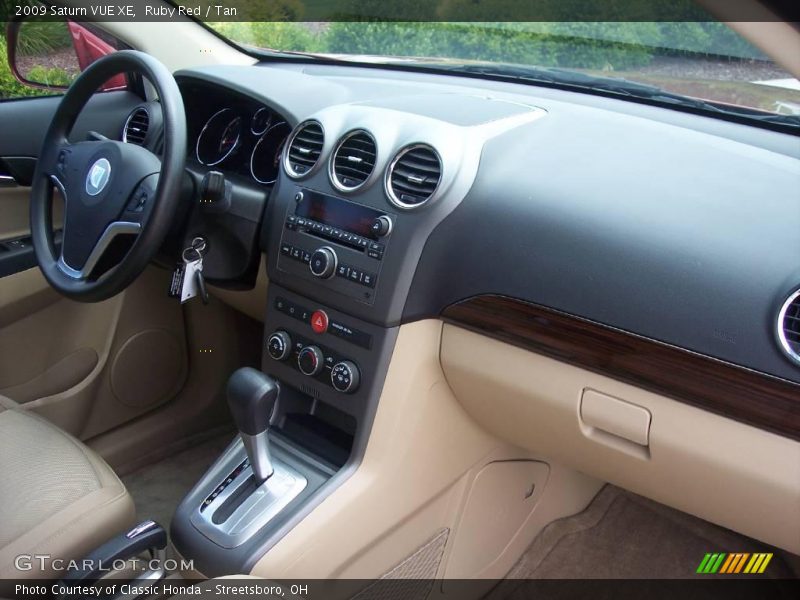 Ruby Red / Tan 2009 Saturn VUE XE
