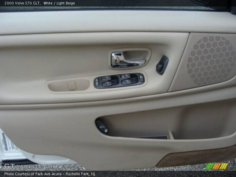 White / Light Beige 2000 Volvo S70 GLT