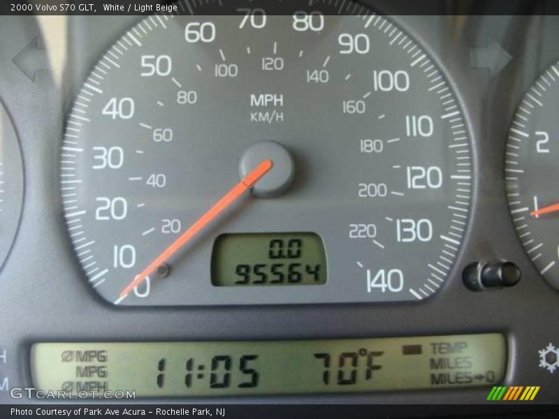 White / Light Beige 2000 Volvo S70 GLT