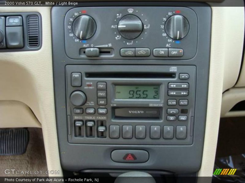 White / Light Beige 2000 Volvo S70 GLT