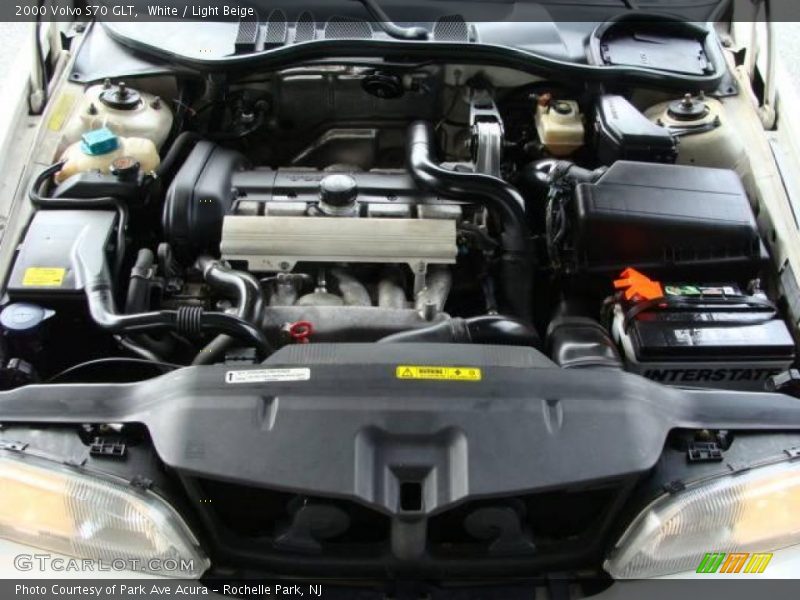 White / Light Beige 2000 Volvo S70 GLT