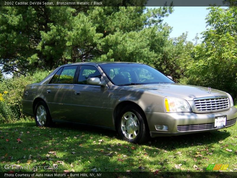 Bronzemist Metallic / Black 2002 Cadillac DeVille Sedan