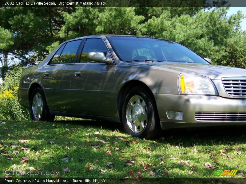 Bronzemist Metallic / Black 2002 Cadillac DeVille Sedan