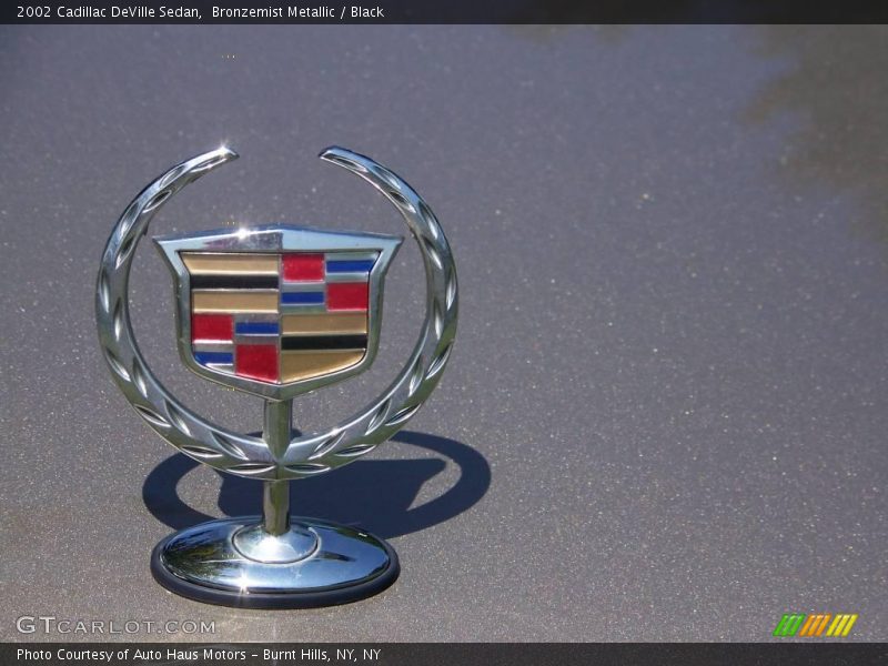 Bronzemist Metallic / Black 2002 Cadillac DeVille Sedan