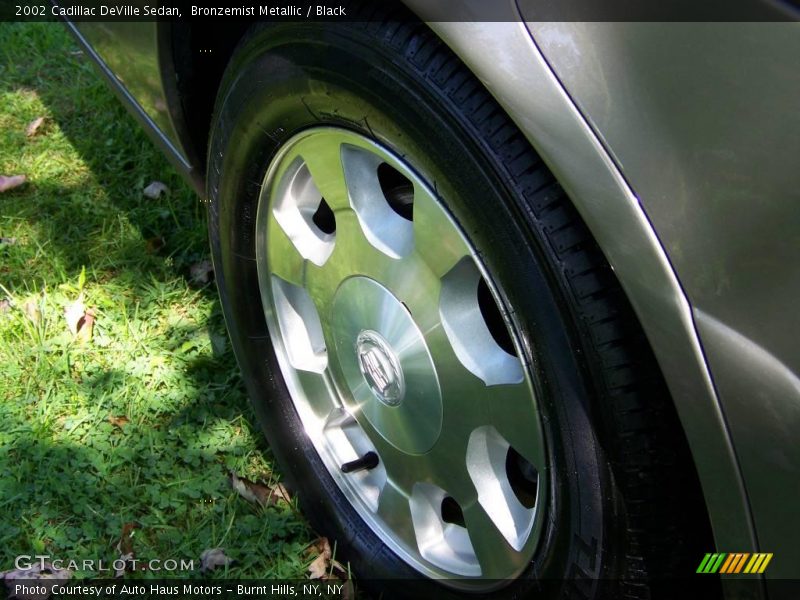 Bronzemist Metallic / Black 2002 Cadillac DeVille Sedan