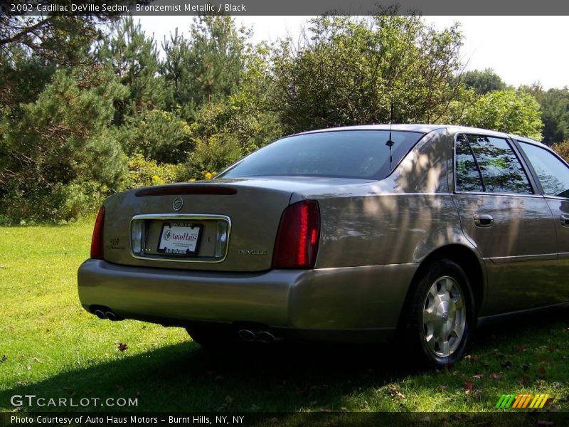 Bronzemist Metallic / Black 2002 Cadillac DeVille Sedan