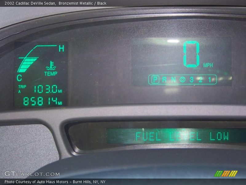 Bronzemist Metallic / Black 2002 Cadillac DeVille Sedan