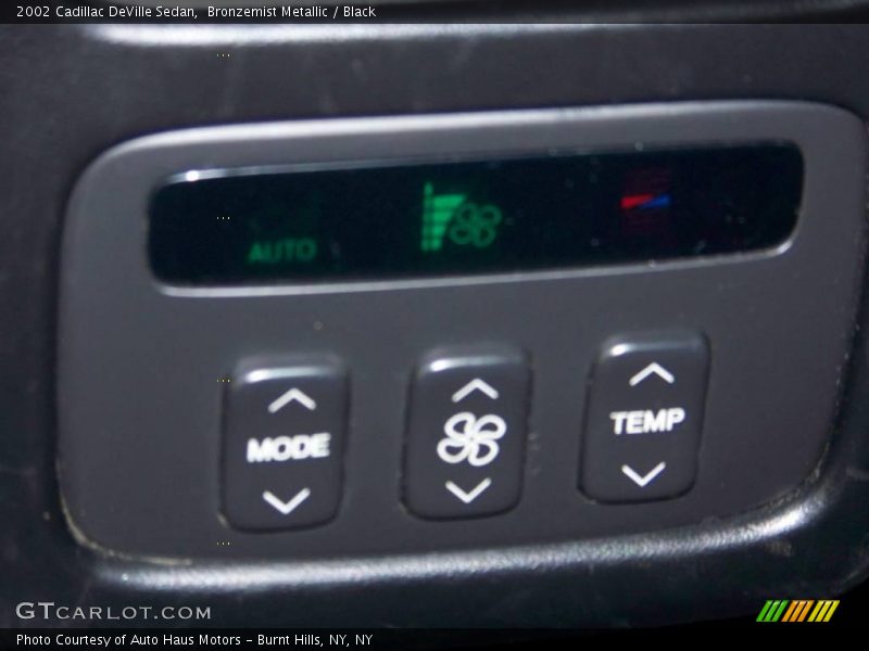 Bronzemist Metallic / Black 2002 Cadillac DeVille Sedan