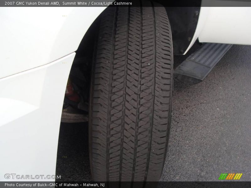 Summit White / Cocoa/Light Cashmere 2007 GMC Yukon Denali AWD