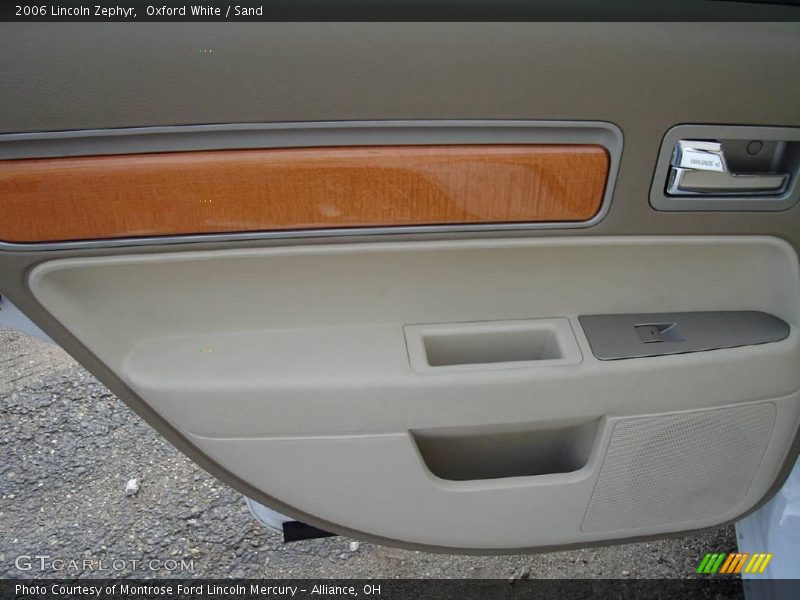 Oxford White / Sand 2006 Lincoln Zephyr