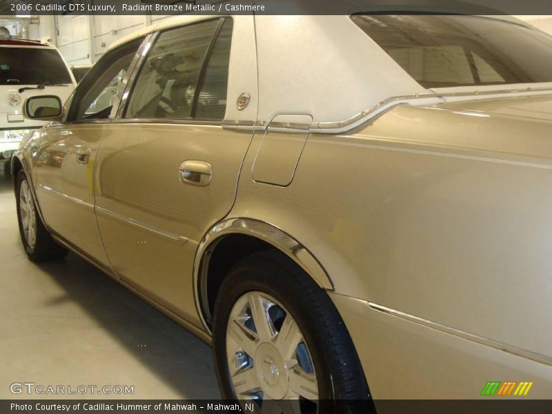 Radiant Bronze Metallic / Cashmere 2006 Cadillac DTS Luxury