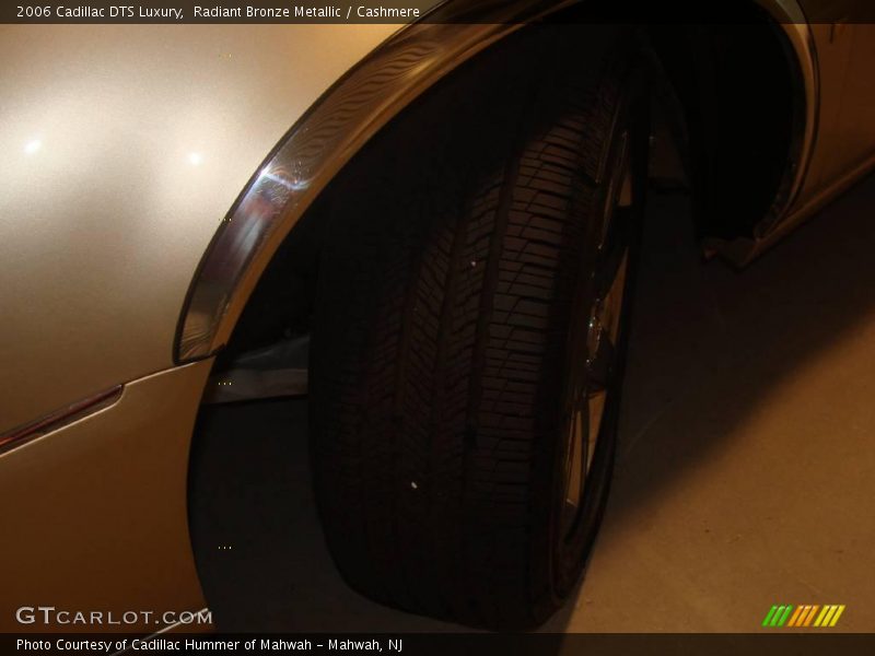 Radiant Bronze Metallic / Cashmere 2006 Cadillac DTS Luxury
