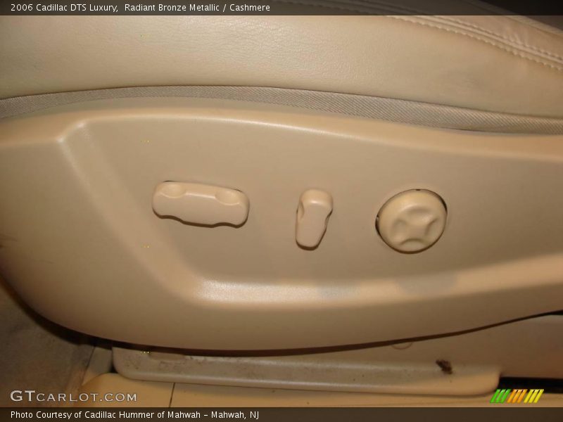 Radiant Bronze Metallic / Cashmere 2006 Cadillac DTS Luxury