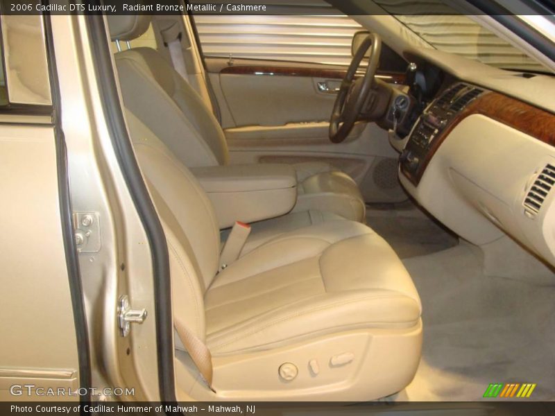 Radiant Bronze Metallic / Cashmere 2006 Cadillac DTS Luxury