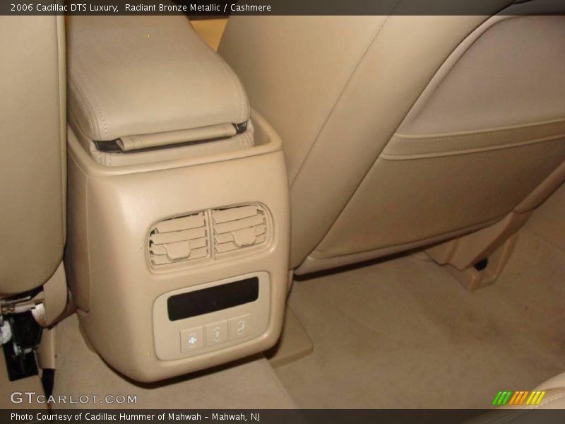 Radiant Bronze Metallic / Cashmere 2006 Cadillac DTS Luxury