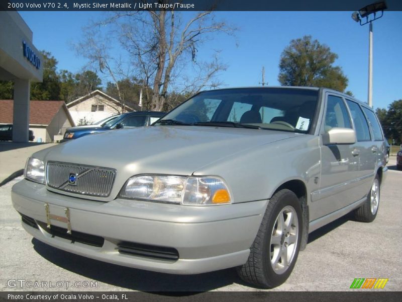 Mystic Silver Metallic / Light Taupe/Taupe 2000 Volvo V70 2.4