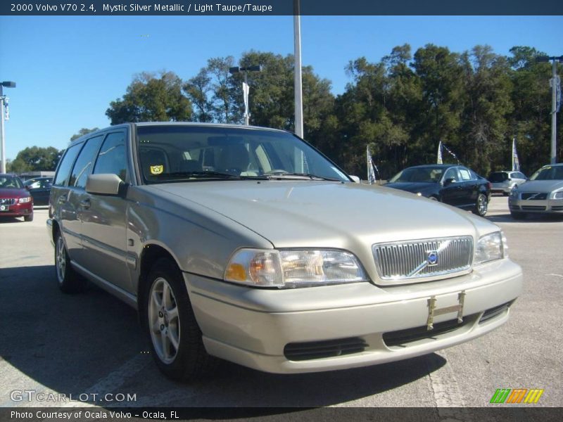 Mystic Silver Metallic / Light Taupe/Taupe 2000 Volvo V70 2.4