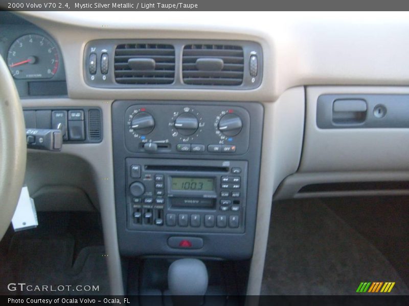 Mystic Silver Metallic / Light Taupe/Taupe 2000 Volvo V70 2.4