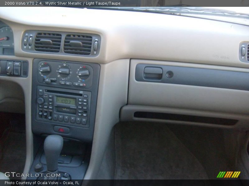 Mystic Silver Metallic / Light Taupe/Taupe 2000 Volvo V70 2.4
