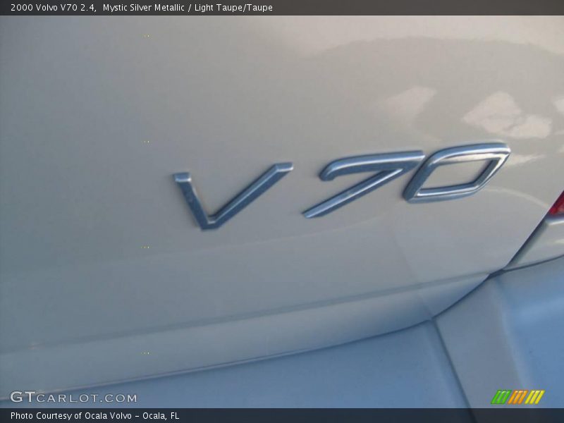Mystic Silver Metallic / Light Taupe/Taupe 2000 Volvo V70 2.4
