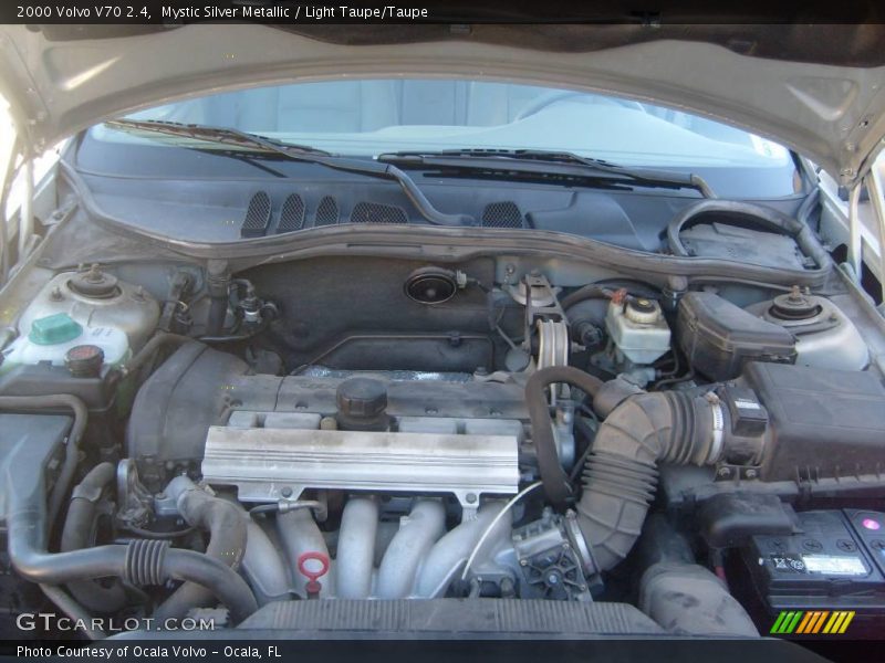 Mystic Silver Metallic / Light Taupe/Taupe 2000 Volvo V70 2.4