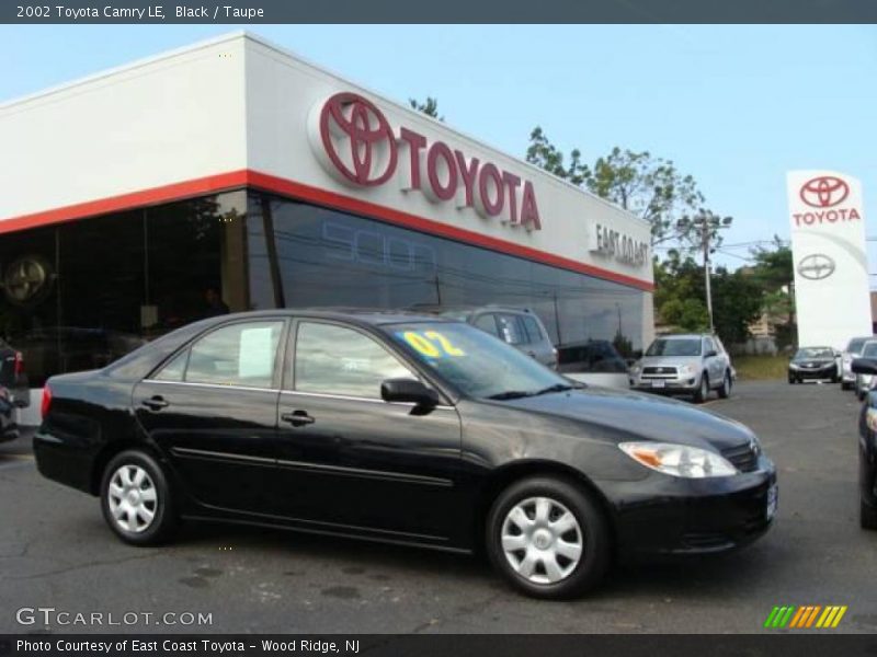 Black / Taupe 2002 Toyota Camry LE