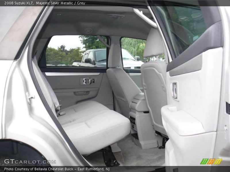 Majestic Silver Metallic / Grey 2008 Suzuki XL7