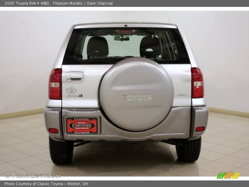 Titanium Metallic / Dark Charcoal 2005 Toyota RAV4 4WD