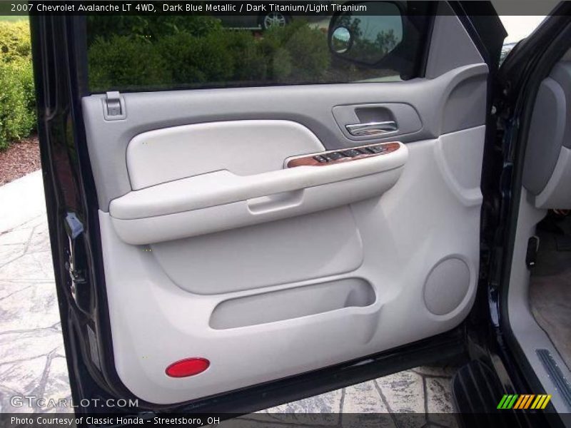 Dark Blue Metallic / Dark Titanium/Light Titanium 2007 Chevrolet Avalanche LT 4WD