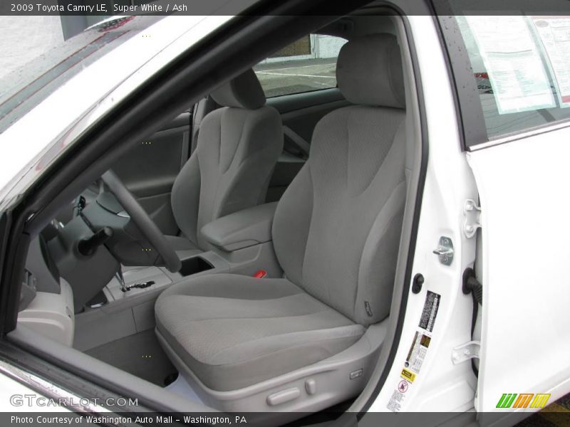 Super White / Ash 2009 Toyota Camry LE