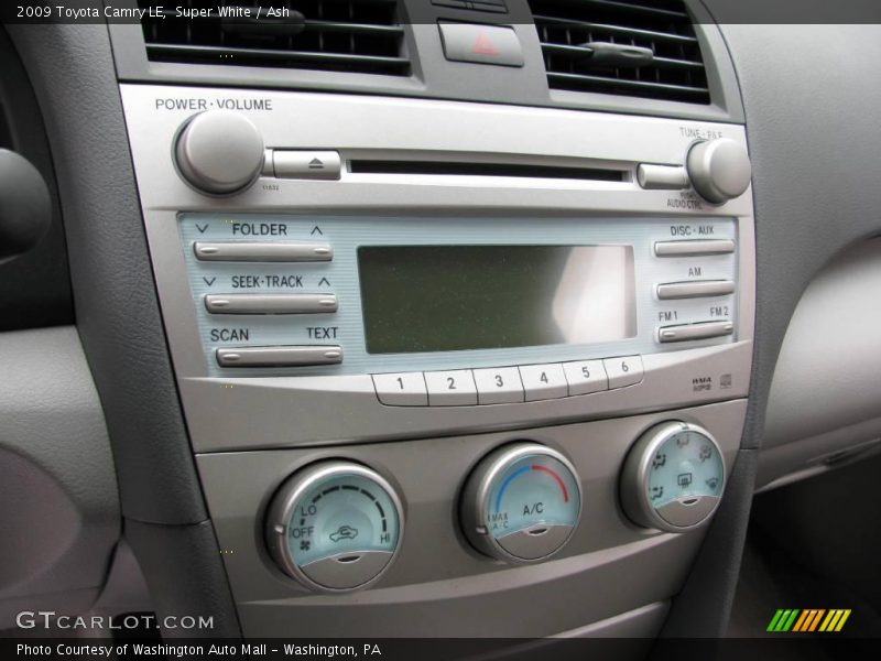 Super White / Ash 2009 Toyota Camry LE