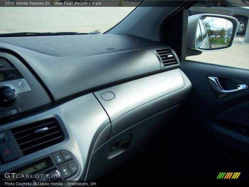 Silver Pearl Metallic / Black 2006 Honda Odyssey EX